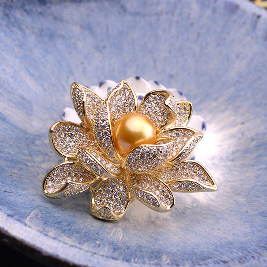 Freshwater pearl brooch brooch