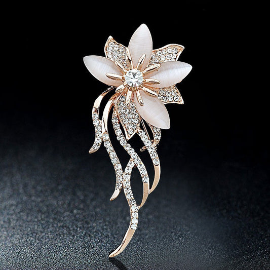 Fashion rhinestone brooch